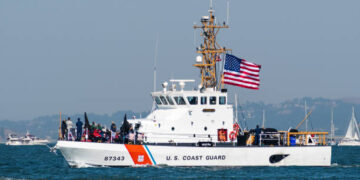 Coast Guard Concludes Search for Captain After Fishing Vessel Capsizes Near Westport, Washington
