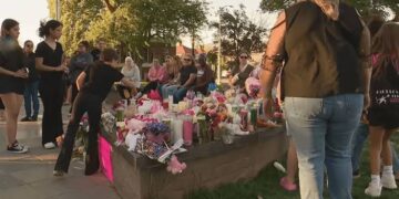 Wenatchee Community Holds Candlelight Vigil for Three Young Sisters Found Dead in Chelan County
