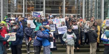 Federal Judge in Seattle Orders U.S. to Admit Refugees Affected by Trump-Era Travel Ban