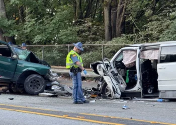 Crash Shuts Down Eastbound SR 900 Near Tukwila, Major Delays Expected