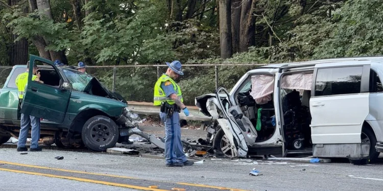 Crash Shuts Down Eastbound SR 900 Near Tukwila, Major Delays Expected