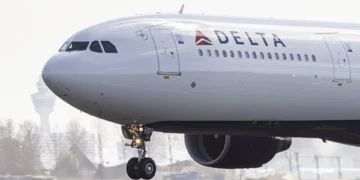 Delta Flight Makes Emergency Stop at MSP After Severe Turbulence Sends 25 to Hospital