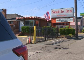 Seattle police launch crackdown on notorious Aurora Avenue motel