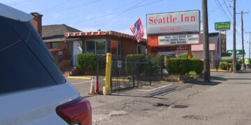 Seattle police launch crackdown on notorious Aurora Avenue motel