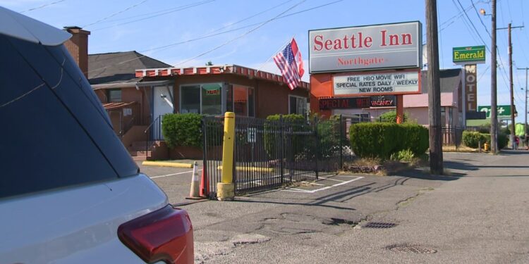 Seattle police launch crackdown on notorious Aurora Avenue motel