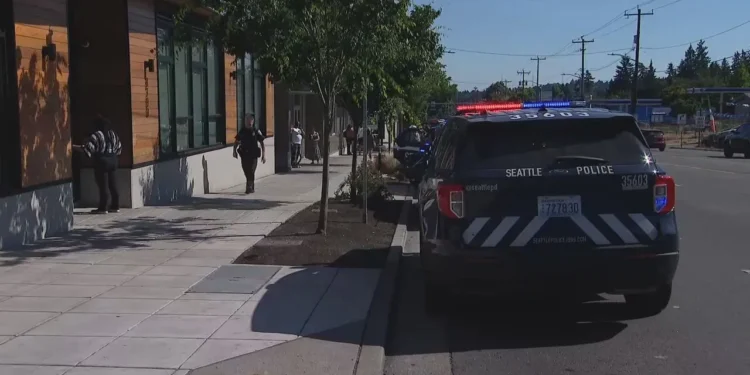 Man Shot During Armed Robbery Near Aurora Avenue in Seattle