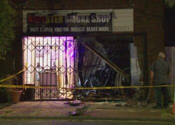 Suspects Steal $35K in Products During Overnight Smash-and-Grab at Seattle Vape Shop