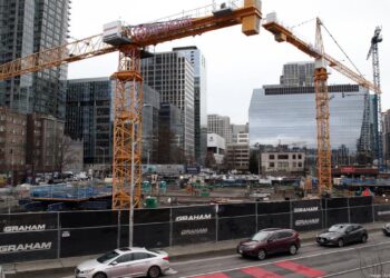 Washington Leads Nation in Construction Job Losses as Seattle Housing Prices Hit Record High