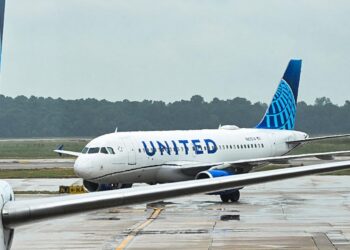 United Airlines Resumes Operations After Nationwide Grounding Caused by Tech Malfunction