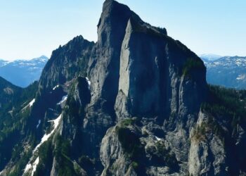 BASE Jumper Dies in Mount Baring Fall After Three-Day Search Operation