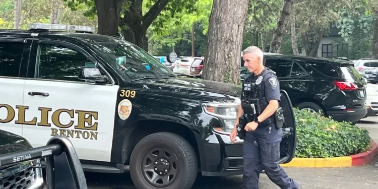 Fatal Drowning at Renton Park During Police Pursuit Leads to In-Custody Death Investigation