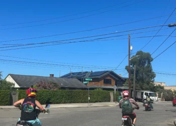 Police Investigate Armed Robbery of Uber Driver and Passenger in West Seattle