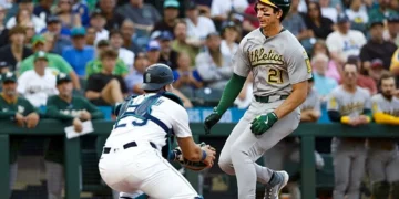 Mariners Fall Behind Astros After Extra-Inning Loss to Athletics