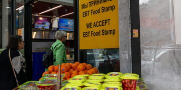 2.4 Million Could Lose Food Stamps Under Expanded Work Rules, CBO Projects