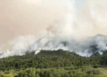 Bear Gulch Fire Expands to Nearly 10,000 Acres as Containment Slips