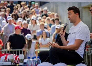 Conservative Youth Leader Charlie Kirk Fatally Shot at Utah Campus Event, Gunman Still at Large