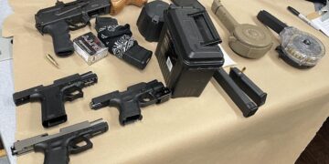 Seattle Police Arrest Four Teens, Recover Submachine Gun and Multiple Firearms in Vehicle Search