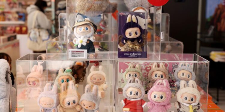 Seattle Customs Officers Confiscate Over 11,000 Fake Labubu Dolls