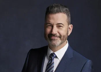 Jimmy Kimmel Returns to ABC, Offers Emotional Clarification on Charlie Kirk Remarks