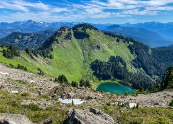 63-Year-Old Hiker Dies After 200-Foot Fall on Sauk Mountain Trail