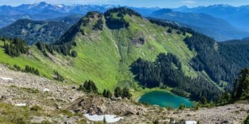 63-Year-Old Hiker Dies After 200-Foot Fall on Sauk Mountain Trail