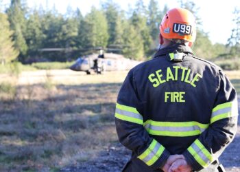 Seattle Fire Department Conducts High-Rise Rescue Training with National Guard Helicopters