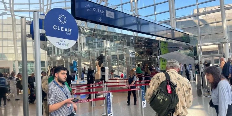 Sea-Tac Ranks Near Bottom in National Airport Survey Amid Ongoing Construction Projects