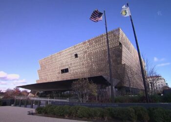 Seattle Museum Leaders Defend Historical Exhibits Amid Federal Pressure