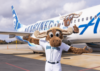 Alaska Airlines Schedules Special Detroit Flight for Mariners Playoff Fans