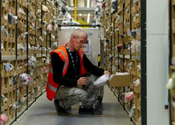 Amazon Reportedly Planning to Cut 30,000 Corporate Positions This Week in Largest Reduction Ever