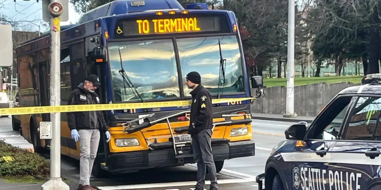 Police Search for Suspect After Stabbing on Seattle Metro Bus Near Pike Street