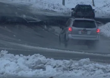First Major Cascade Snowfall Triggers Winter Driving Reminders for Snoqualmie Pass Travelers
