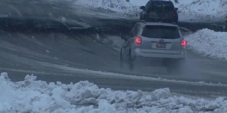 First Major Cascade Snowfall Triggers Winter Driving Reminders for Snoqualmie Pass Travelers