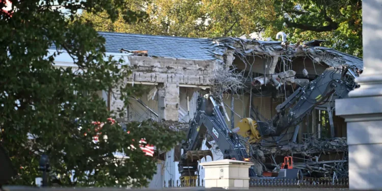 White House Begins Demolishing East Wing for Trump’s 90,000-Square-Foot Ballroom Without Federal Approval