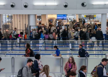 Air Traffic Controller Shortages Cause Flight Delays at Major U.S. Airports Amid Government Shutdown