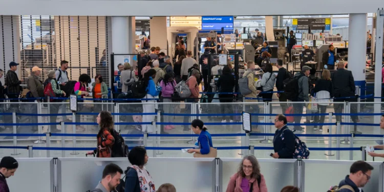 Air Traffic Controller Shortages Cause Flight Delays at Major U.S. Airports Amid Government Shutdown