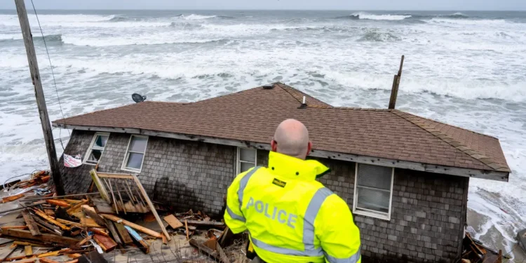 Another five homes collapse on North Carolina’s Outer Banks as storms intensify