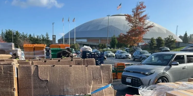 Over 900 Residents Overwhelm Tacoma Dome Emergency Food Distribution as Federal Benefit Crisis Deepens