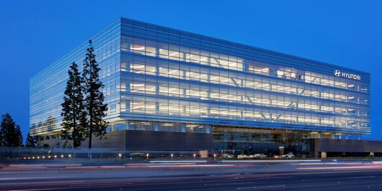 Hyundai Recalls Over 135,000 Santa Fe SUVs Due to Fire Risk from Manufacturing Defect