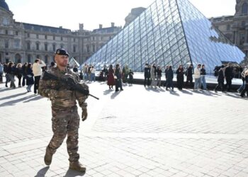 Paris Authorities Arrest Five More Suspects in Louvre Jewelry Heist as Investigation Reveals Meticulous Planning