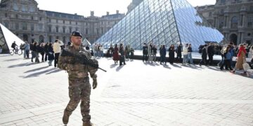 Paris Authorities Arrest Five More Suspects in Louvre Jewelry Heist as Investigation Reveals Meticulous Planning