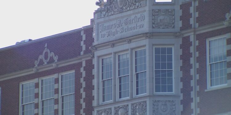 Seattle School Board Rejects Pilot Program to Place Resource Officer at Garfield High School