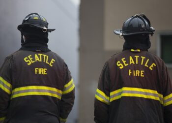 Seattle Fire Department Offers $98,124 Starting Salary for New Firefighter and EMT Recruits