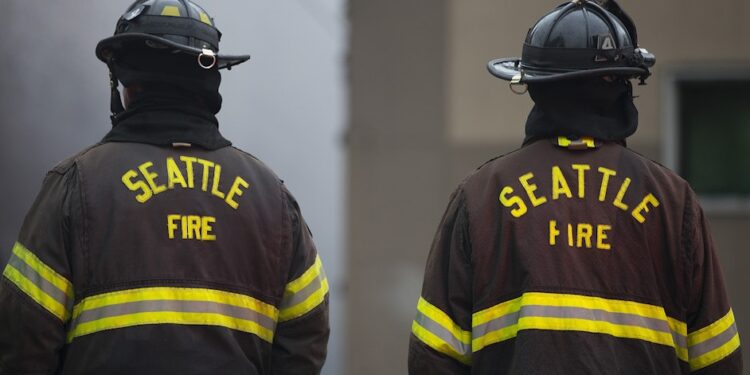 Seattle Fire Department Offers $98,124 Starting Salary for New Firefighter and EMT Recruits