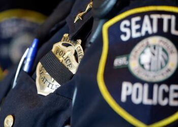 Seattle Woman Arrested After Allegedly Blowing Drug Smoke at Infant, Assaulting Officer