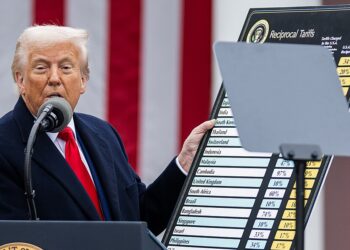 Trump Announces 25% Tariff on Imported Medium and Heavy-Duty Trucks Beginning November 1