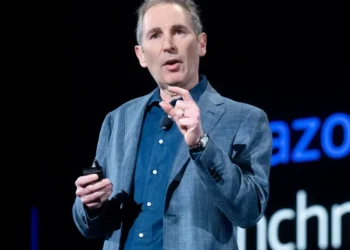 Amazon CEO Attributes 14,000 Corporate Job Cuts to Cultural Transformation Rather Than Financial Pressures or AI