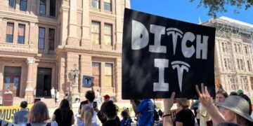 Demonstrators Protest Proposed Trillion-Dollar Compensation Package for Elon Musk Outside Texas Capitol