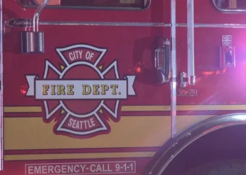 Seattle Firefighters Extinguish Underground Electrical Vault Fire in Central District, Thousands Lose Power