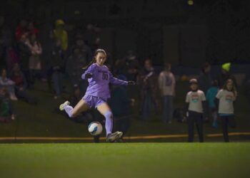 University of Washington Goalkeeper Mia Hamant Dies After Battle with Rare Kidney Cancer